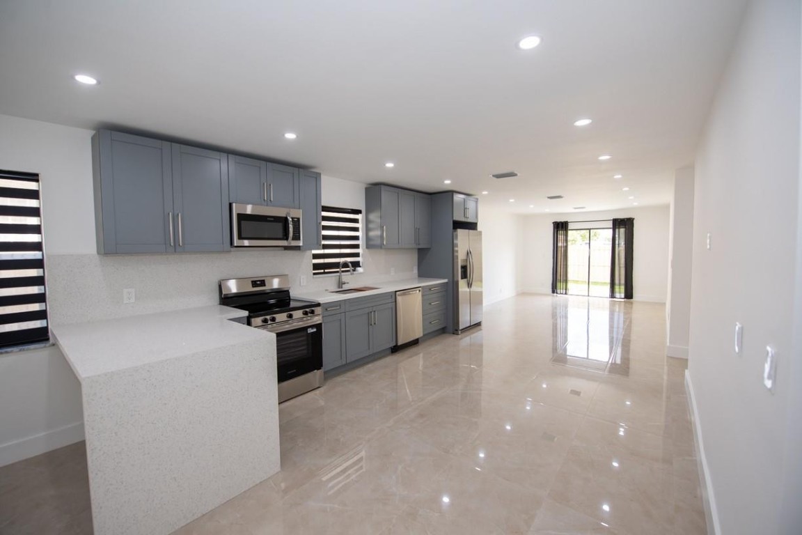 Town Of Modelo Dania B-49 - Residential