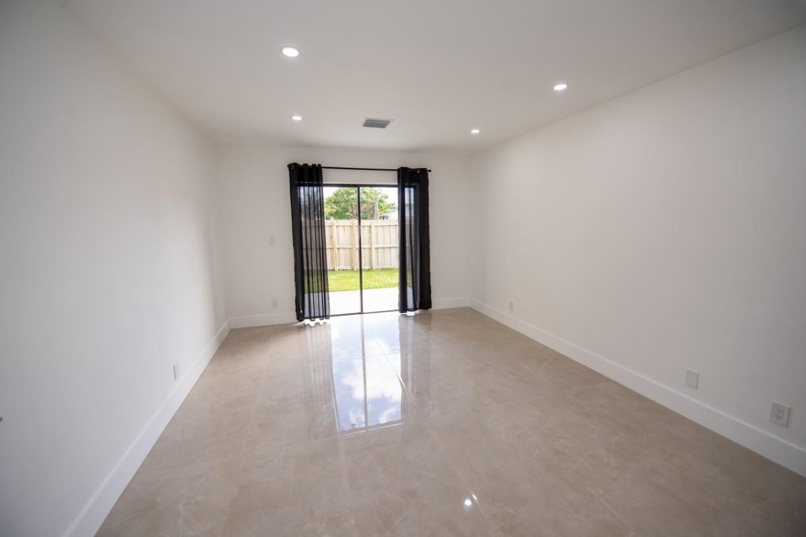 Town Of Modelo Dania B-49 - Residential