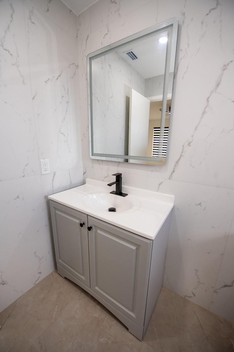 Town Of Modelo Dania B-49 - Residential