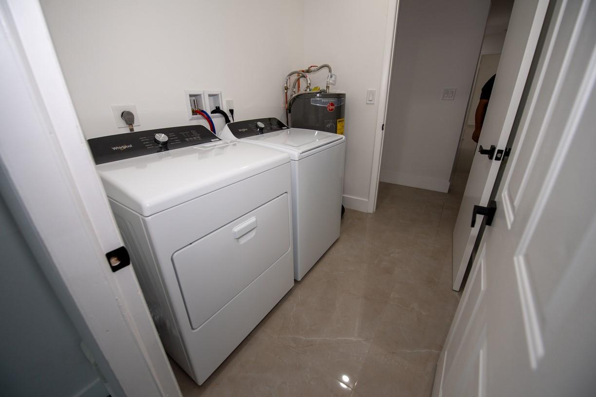 Town Of Modelo Dania B-49 - Residential