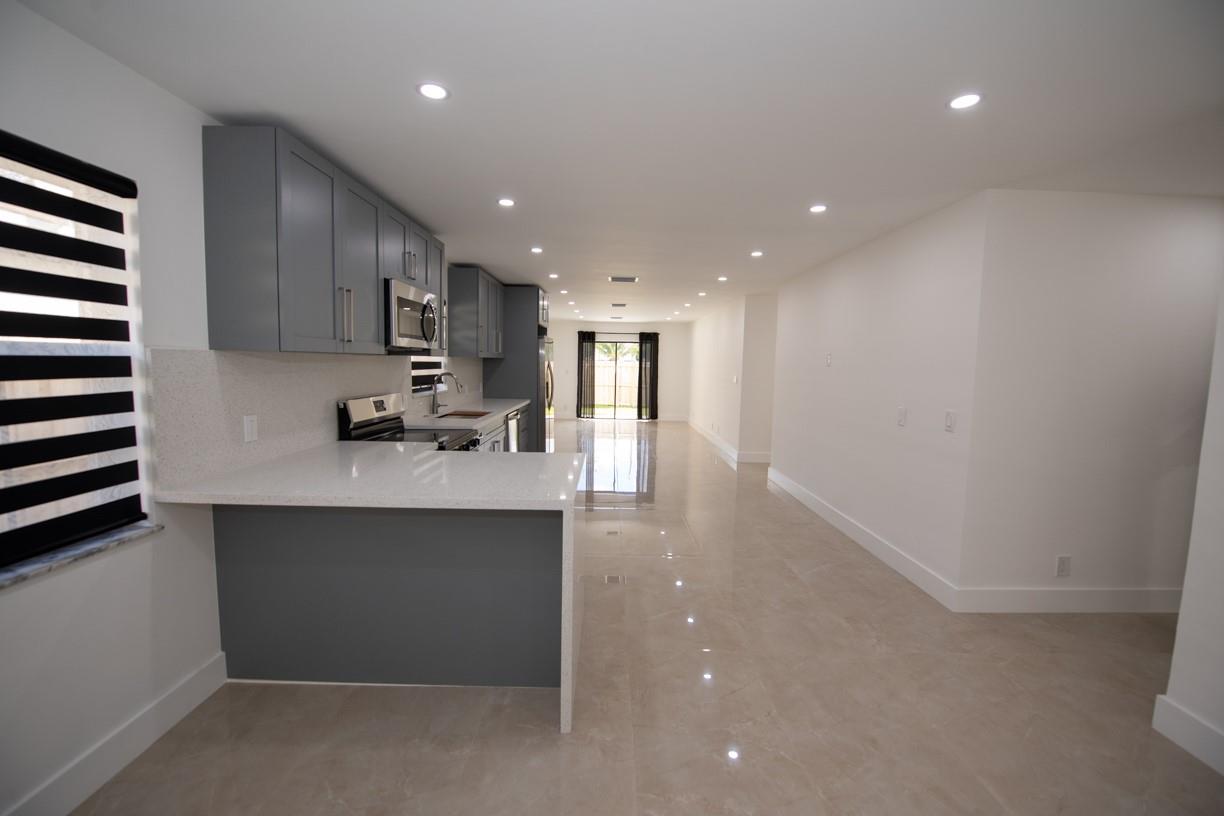 Town Of Modelo Dania B-49 - Residential