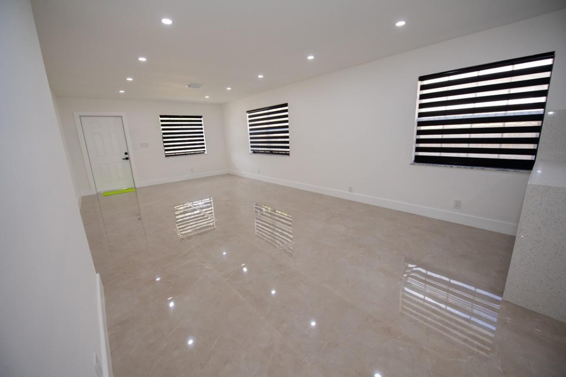 Town Of Modelo Dania B-49 - Residential