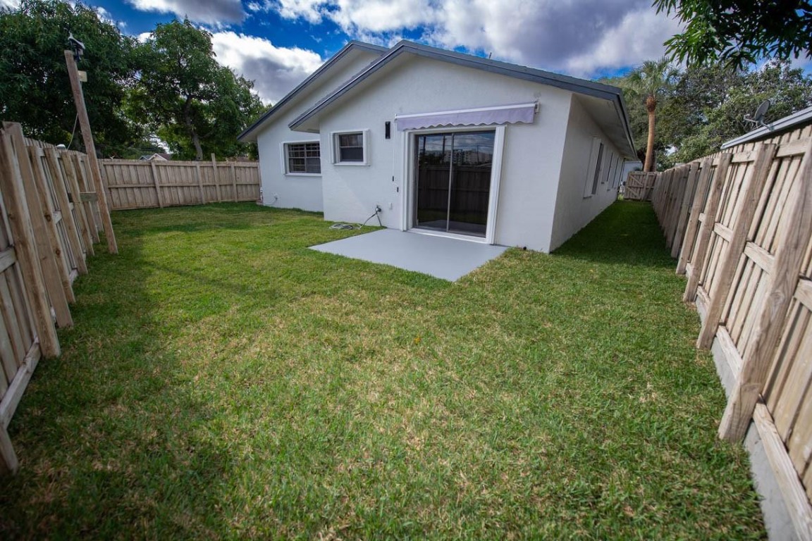 Town Of Modelo Dania B-49 - Residential