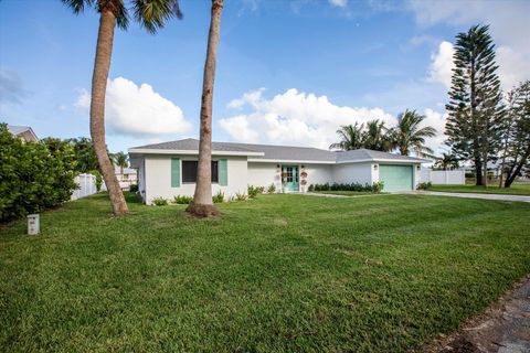 A home in Hutchinson Island