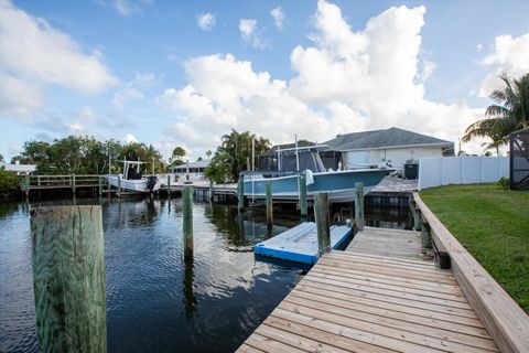 A home in Hutchinson Island