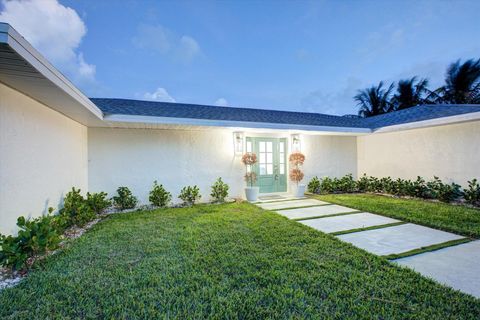 A home in Hutchinson Island