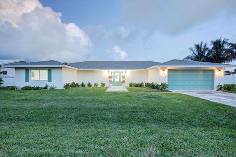 A home in Hutchinson Island