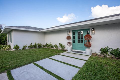 A home in Hutchinson Island