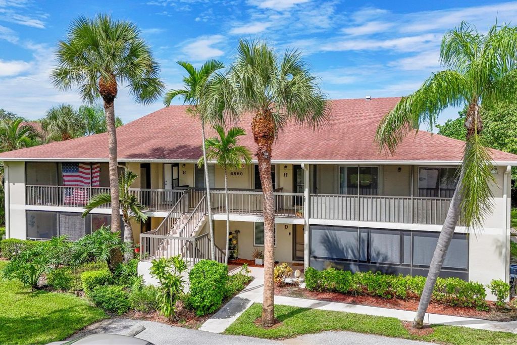 Photo of 6560 Chasewood Drive #H, Jupiter, FL 33458 (MLS # F10464145)