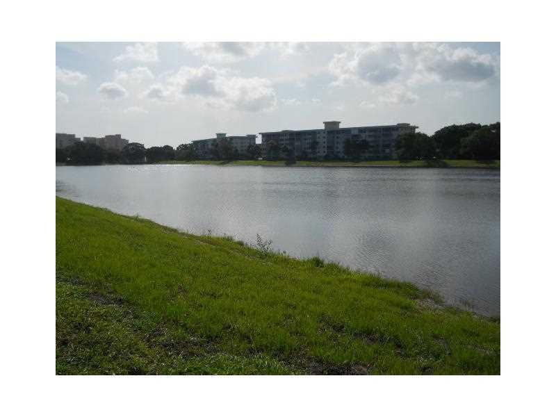 PALM-AIRE C C APTS 38 CON - Residential Lease