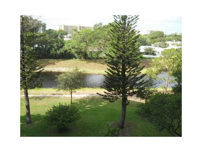 PALM-AIRE C C APTS 38 CON - Residential Lease