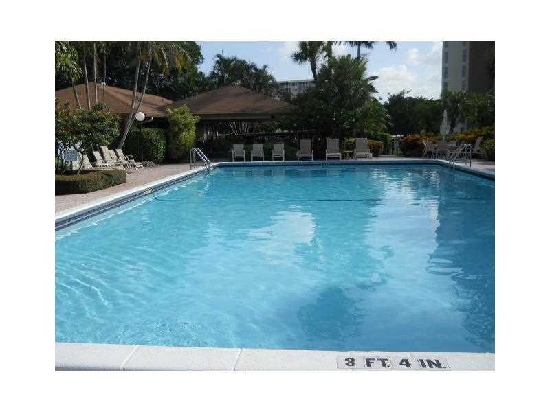 PALM-AIRE C C APTS 38 CON - Residential Lease