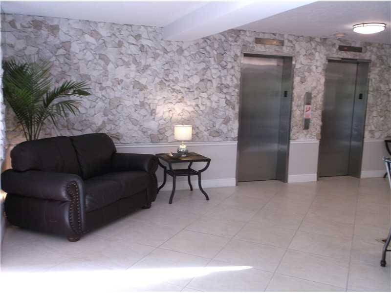 PALM-AIRE C C APTS 38 CON - Residential Lease