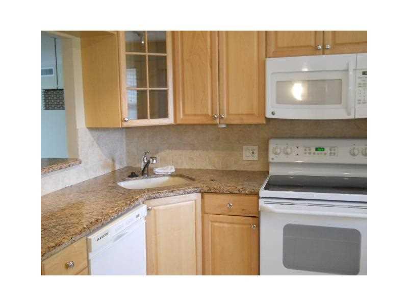 PALM-AIRE C C APTS 38 CON - Residential Lease