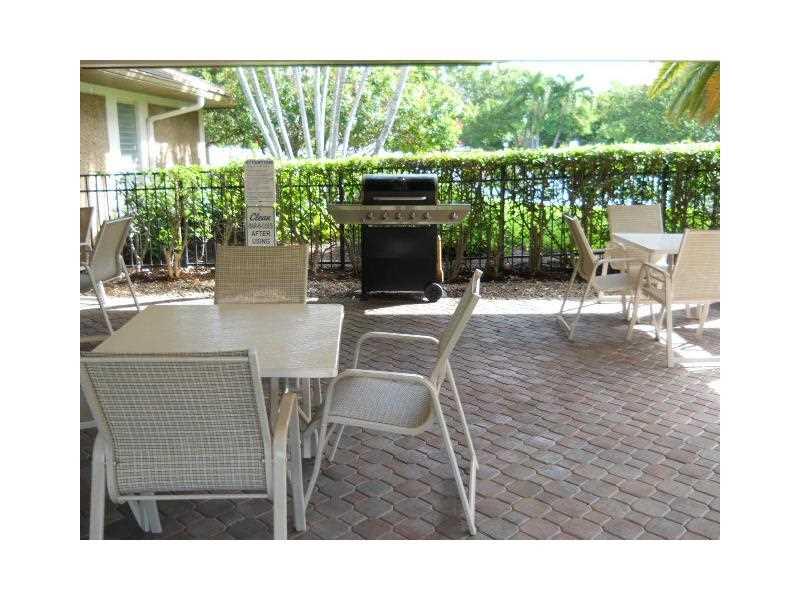 PALM-AIRE C C APTS 38 CON - Residential Lease