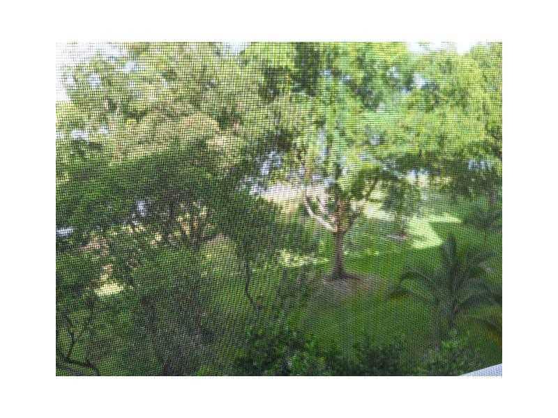 PALM-AIRE C C APTS 38 CON - Residential Lease