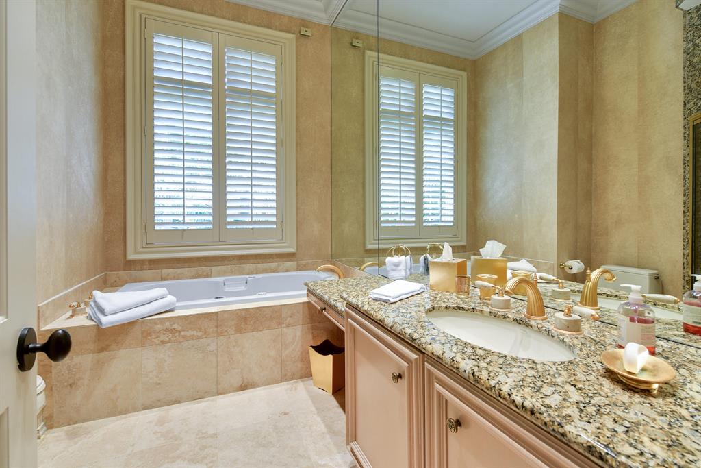 MIZNER LAKE ESTATES - Residential