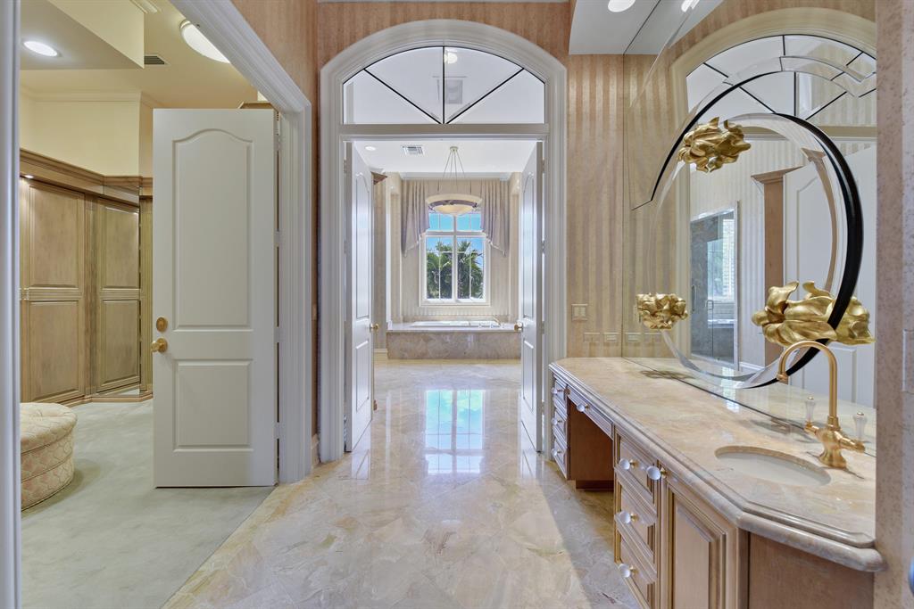 MIZNER LAKE ESTATES - Residential