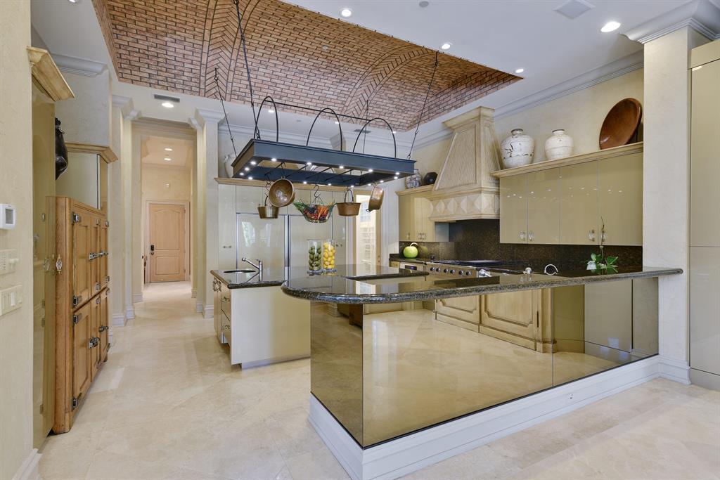 MIZNER LAKE ESTATES - Residential