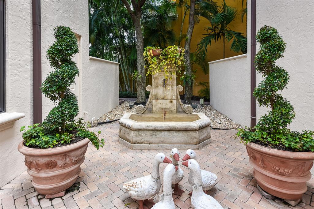 MIZNER LAKE ESTATES - Residential