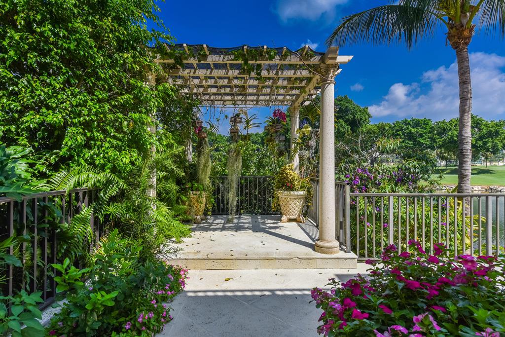 MIZNER LAKE ESTATES - Residential