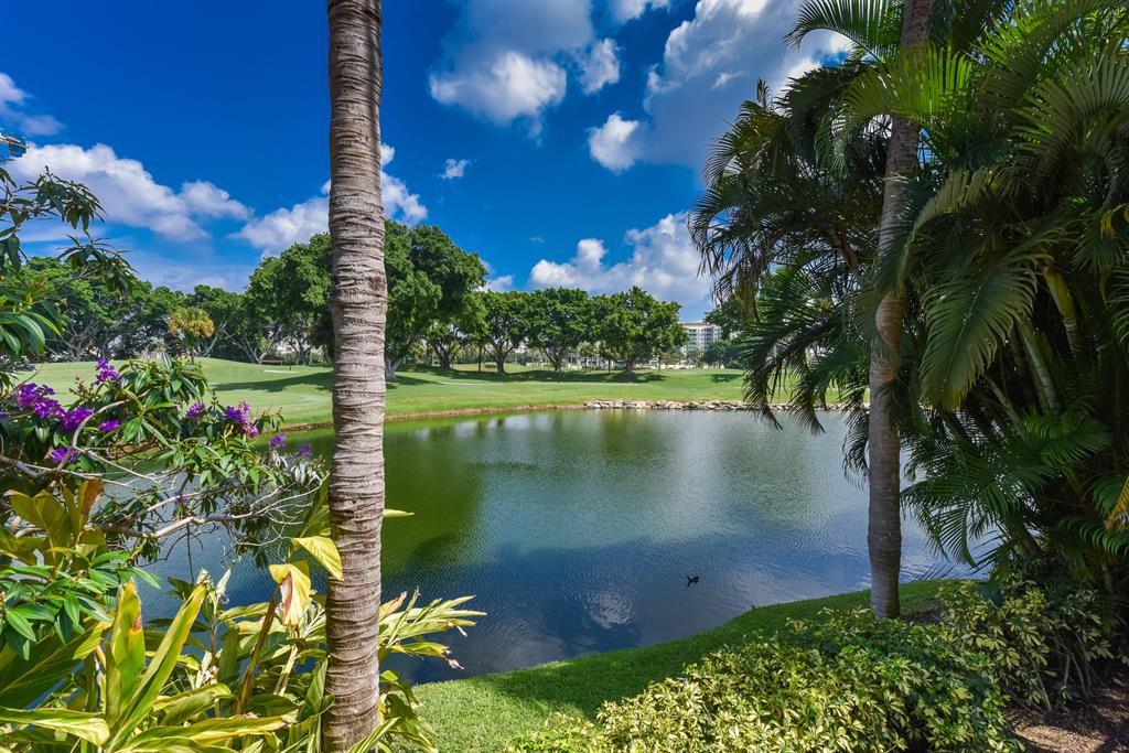 MIZNER LAKE ESTATES - Residential