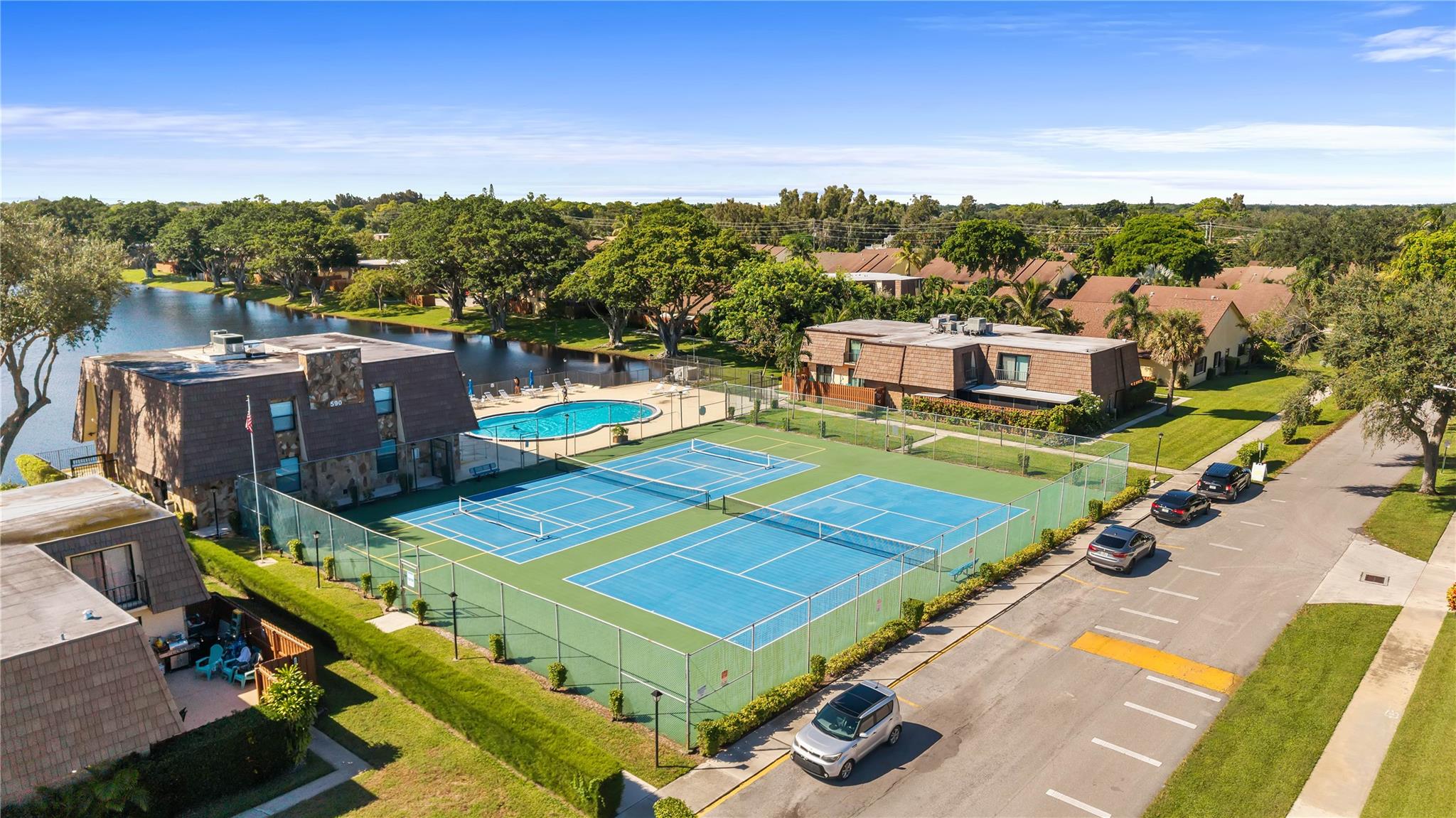 SPRINGDALE HOMES - Residential