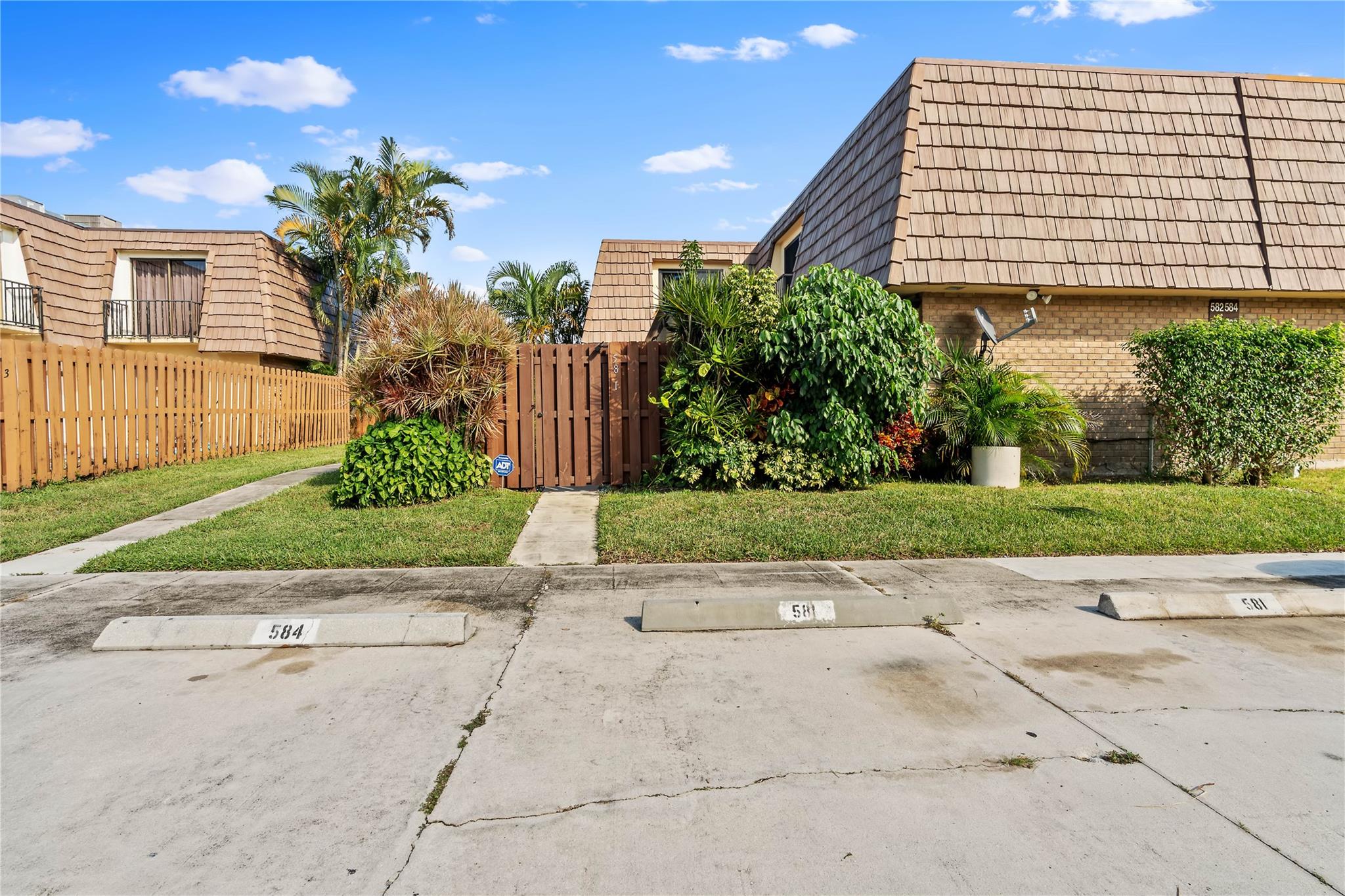 SPRINGDALE HOMES - Residential