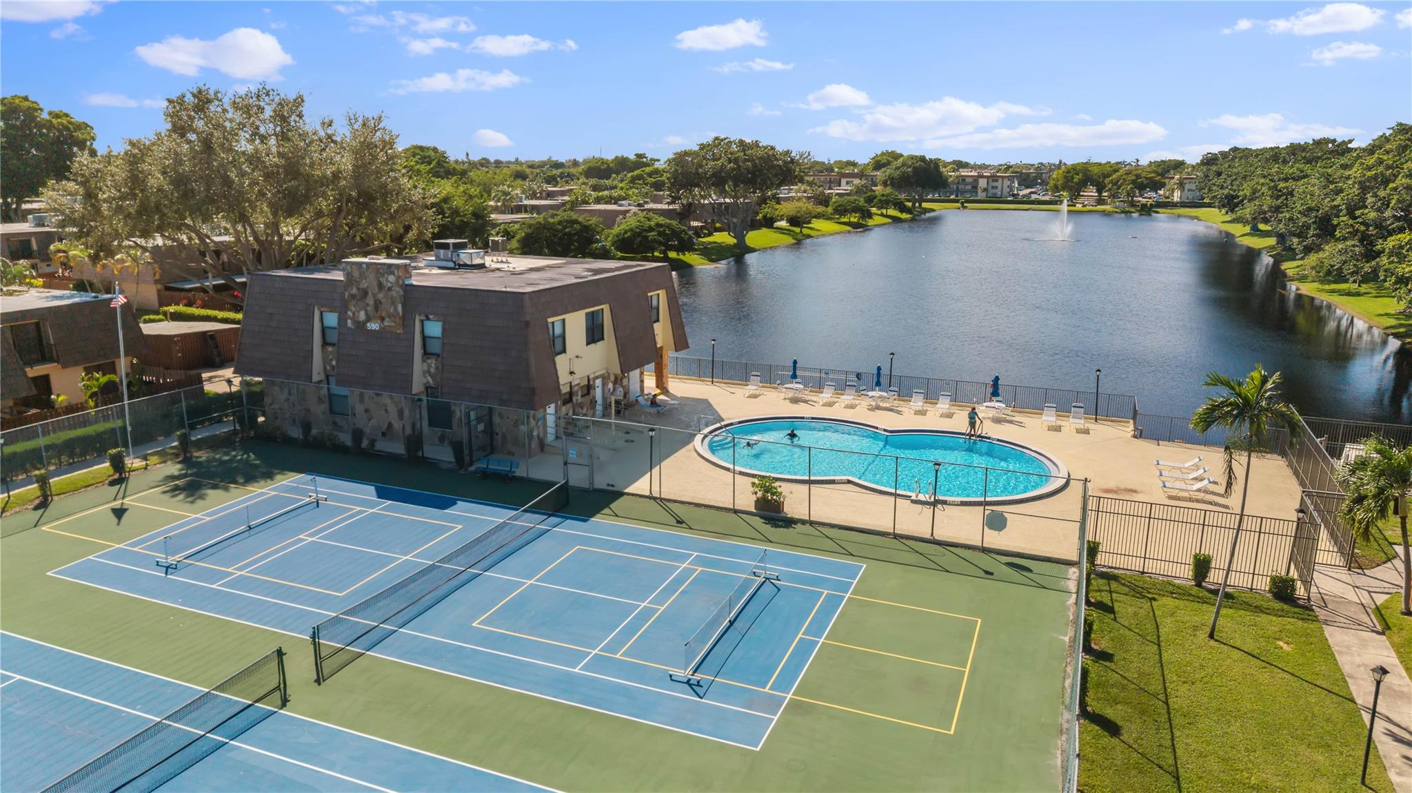 SPRINGDALE HOMES - Residential