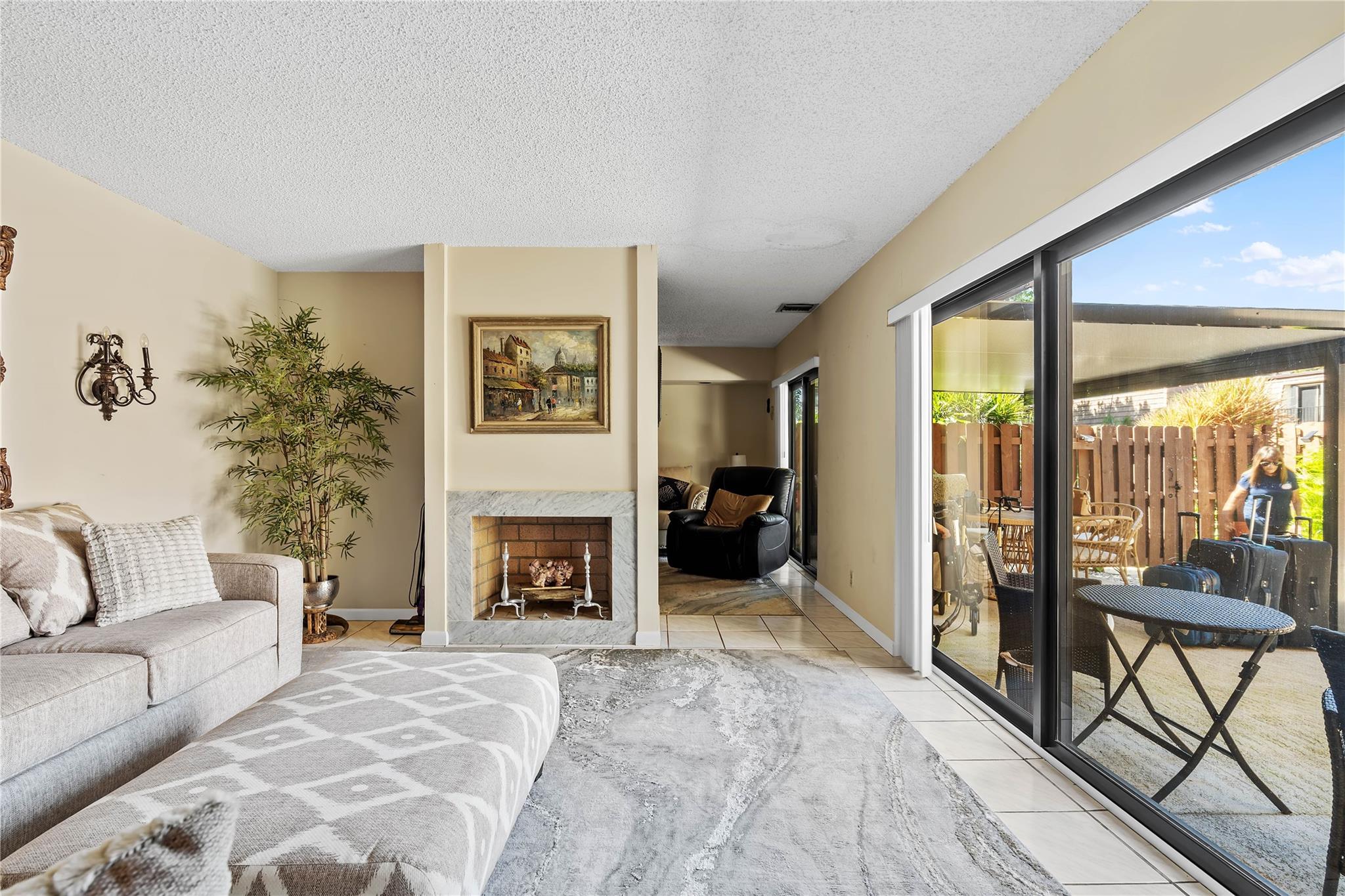 SPRINGDALE HOMES - Residential