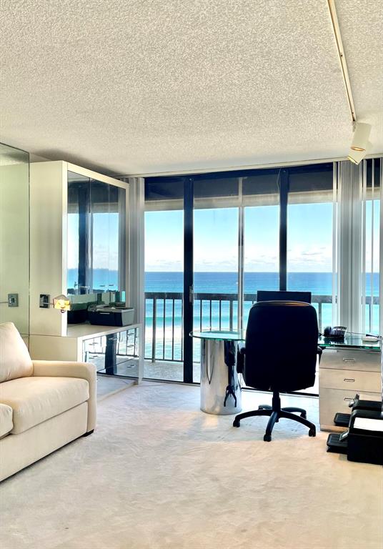 EMERAUDE CONDO - Residential