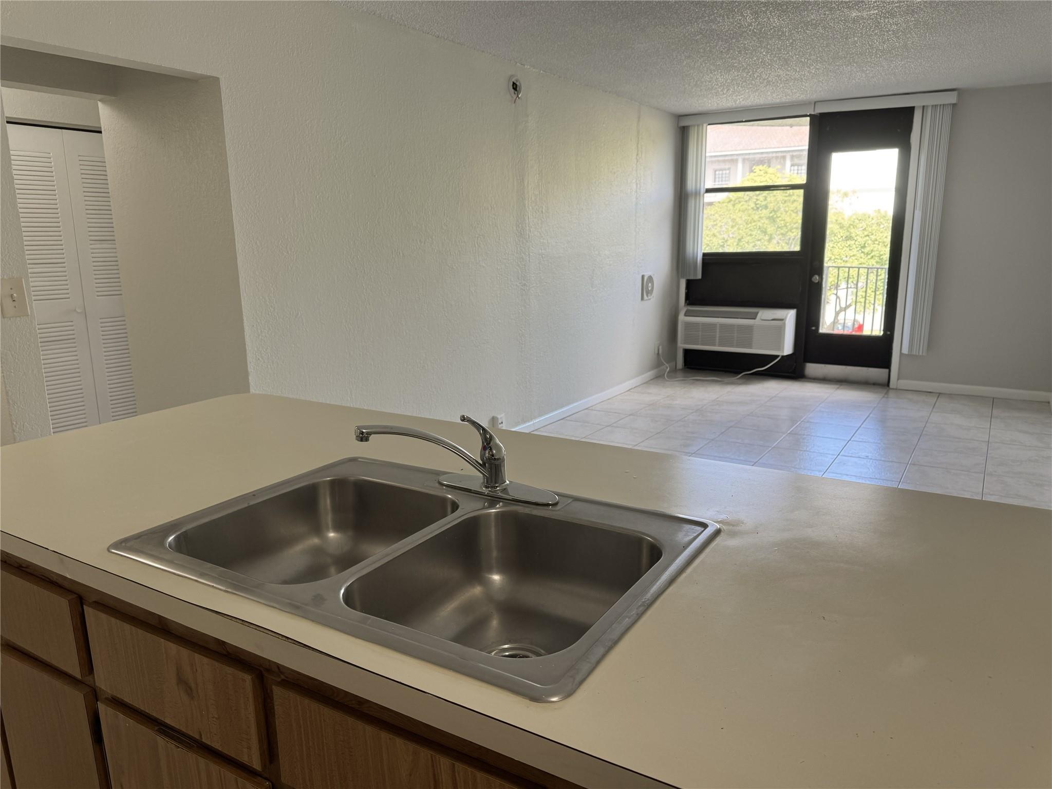 Coral Spgs Tower Club II - Residential Lease