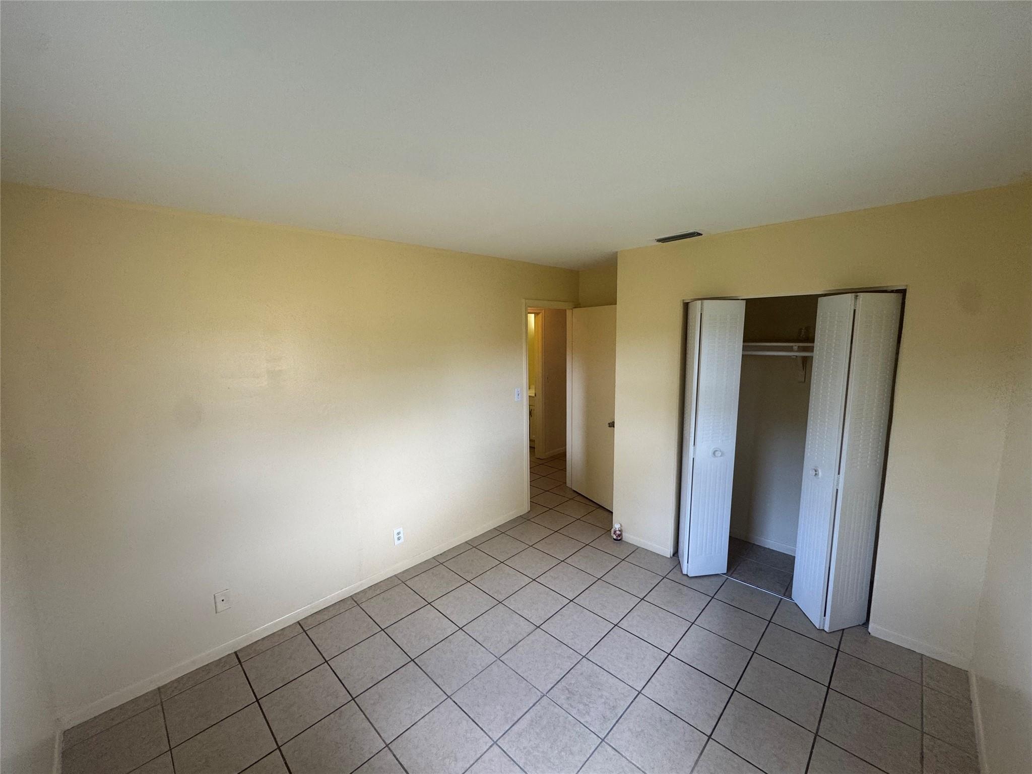 VILLAGE PARK AT OAKLAND C - Residential Lease