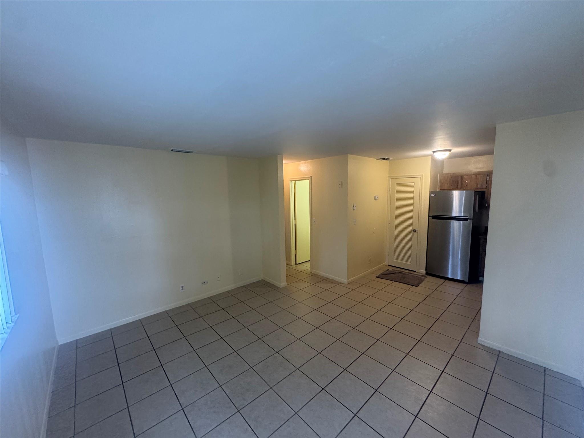 VILLAGE PARK AT OAKLAND C - Residential Lease