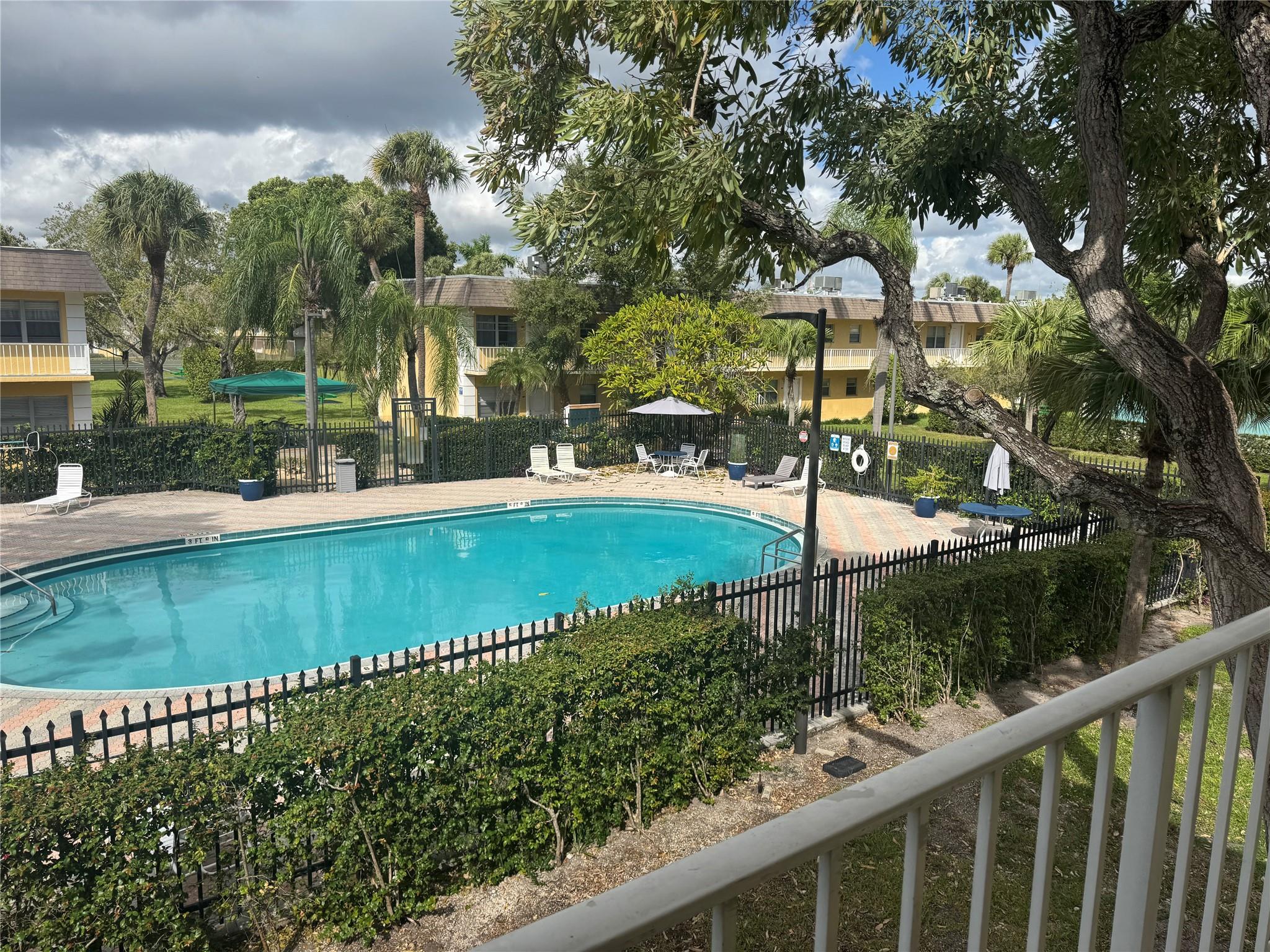 VILLAGE PARK AT OAKLAND C - Residential Lease