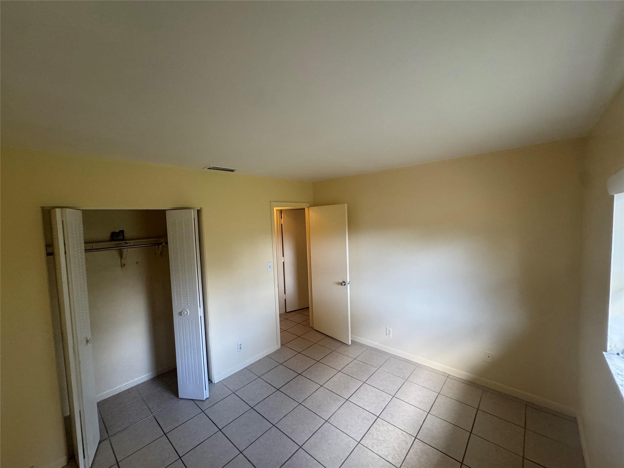 VILLAGE PARK AT OAKLAND C - Residential Lease