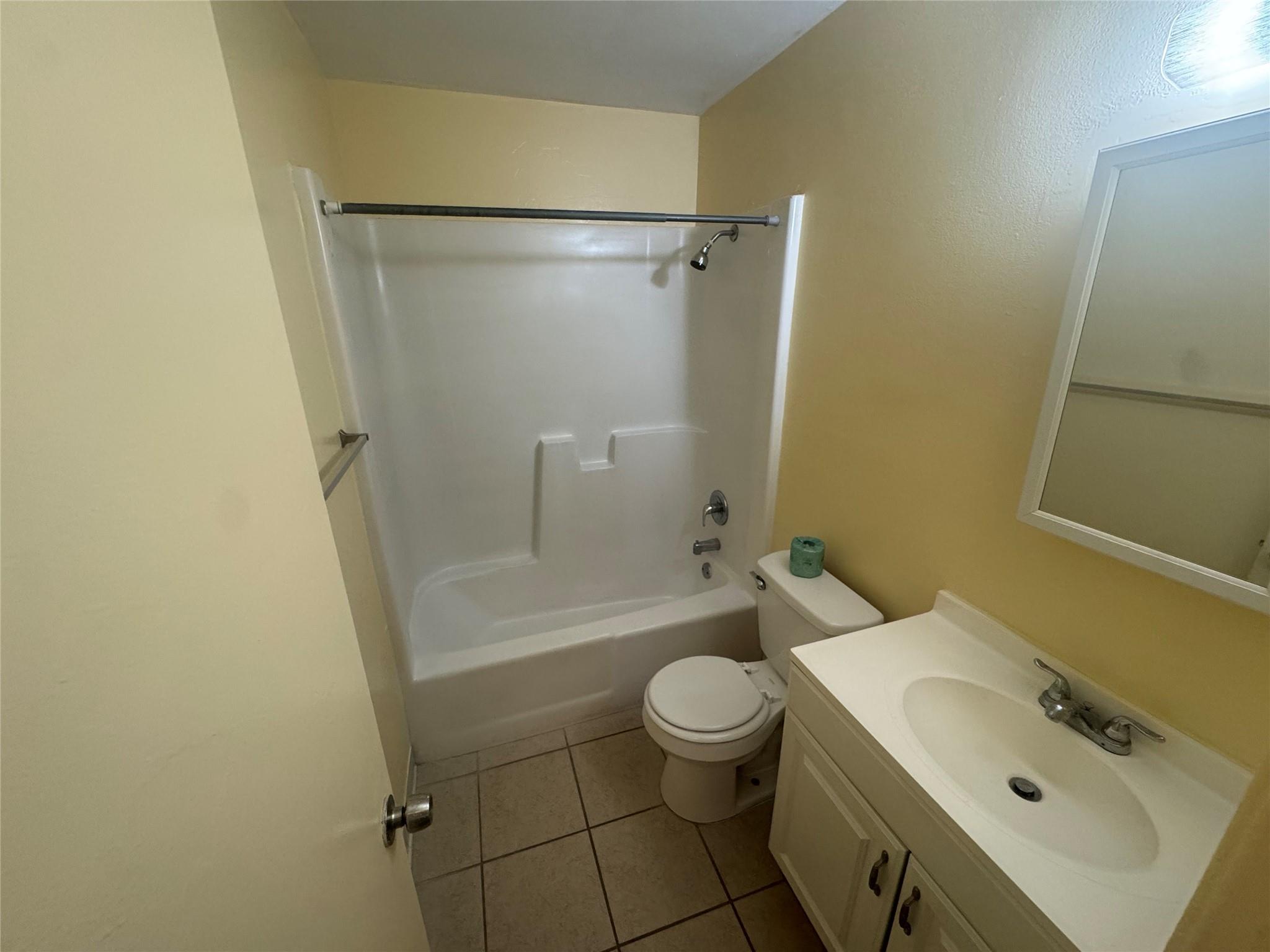 VILLAGE PARK AT OAKLAND C - Residential Lease