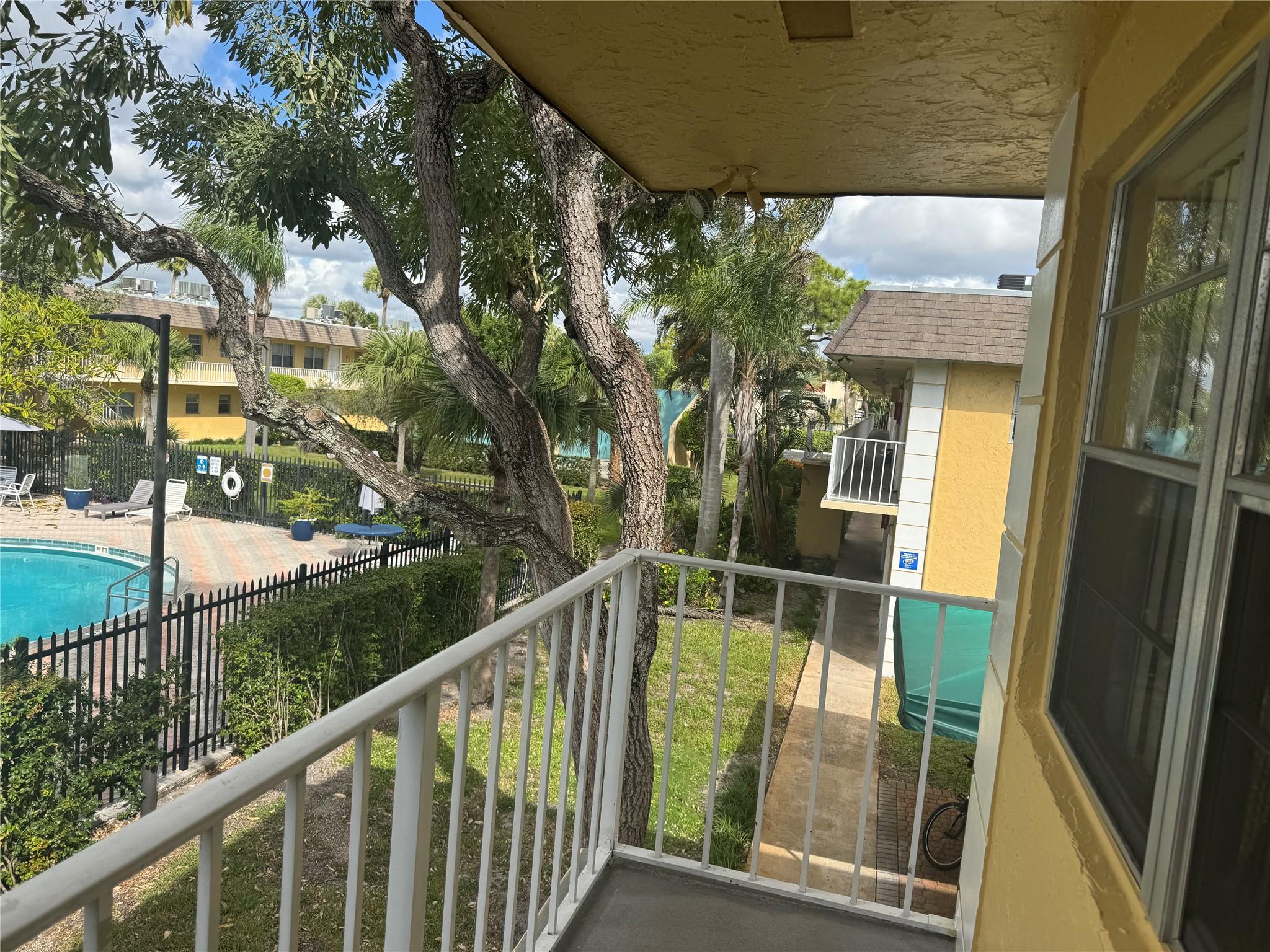 VILLAGE PARK AT OAKLAND C - Residential Lease