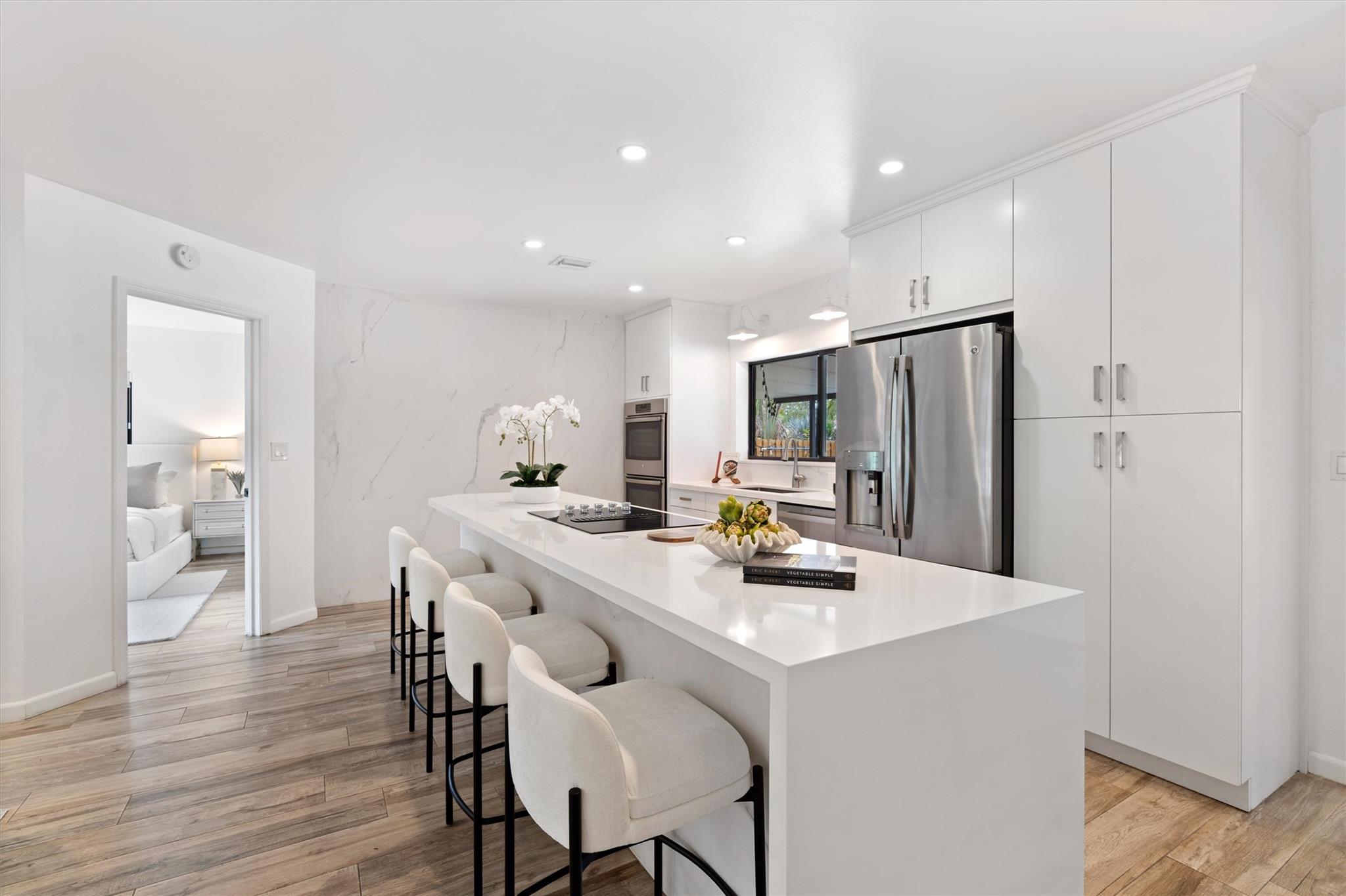 208 NE 16th Pl