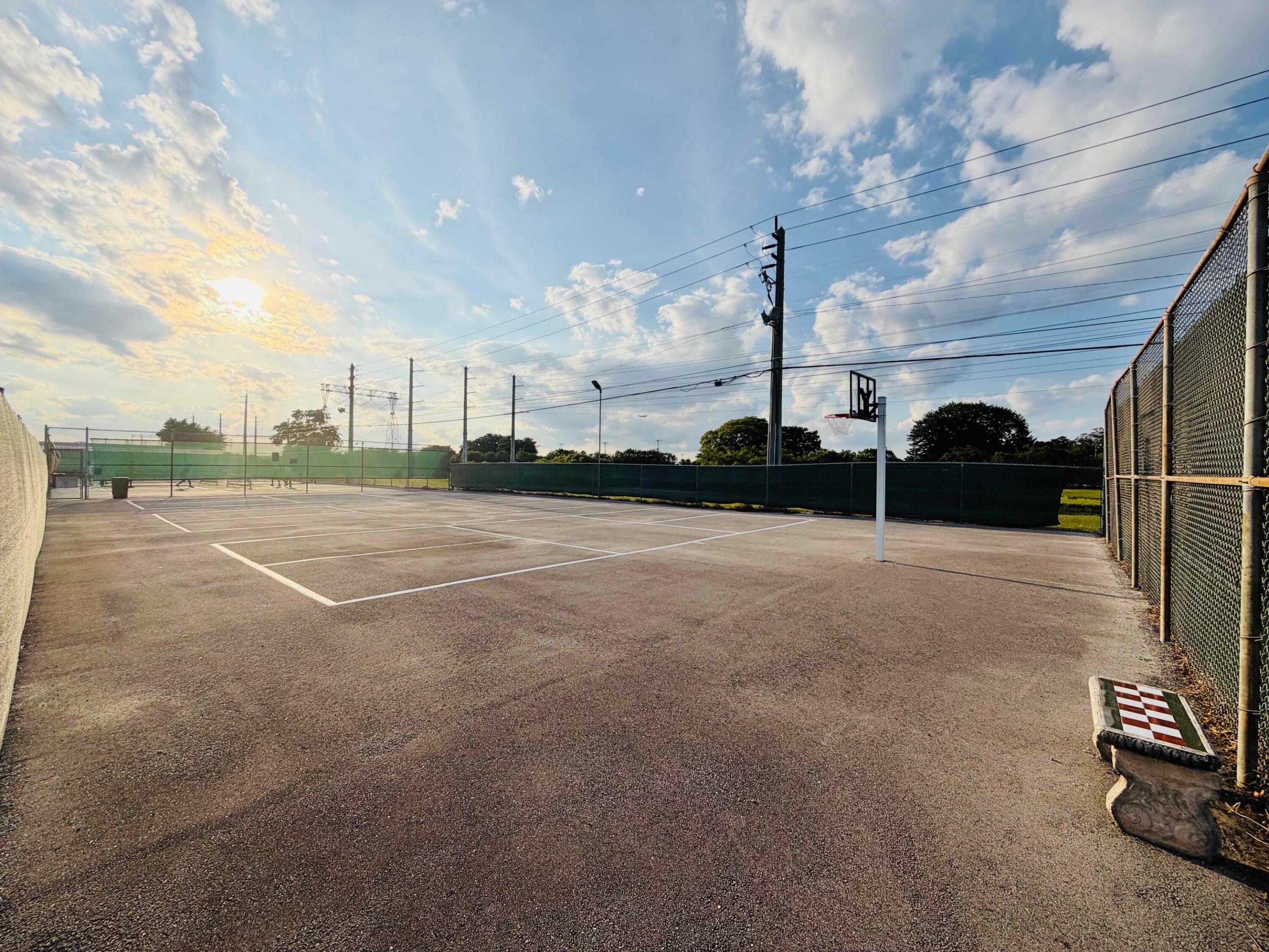 RAVENSWOOD ESTATES & MARINAS - Residential