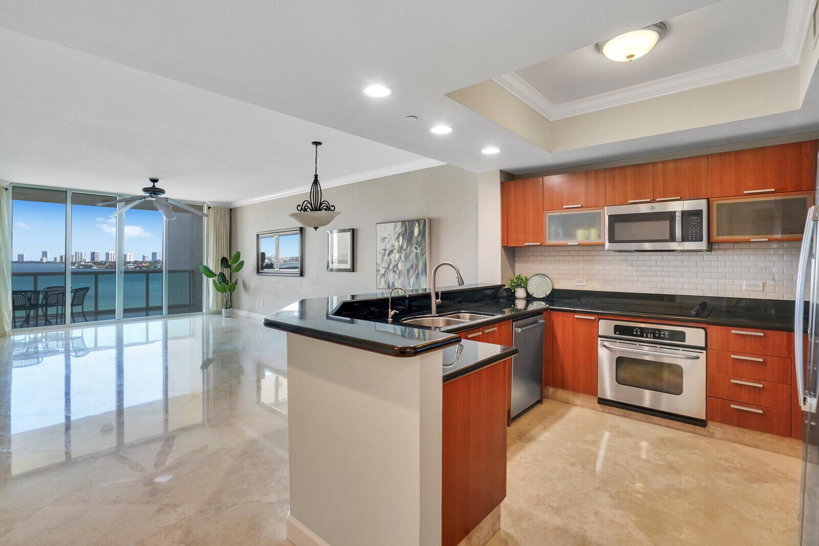 2650 Lake Shore Drive 703