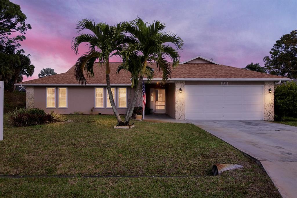 Photo of 1811 SE Camden Street, Port Saint Lucie, FL 34952 (MLS # R10775923)