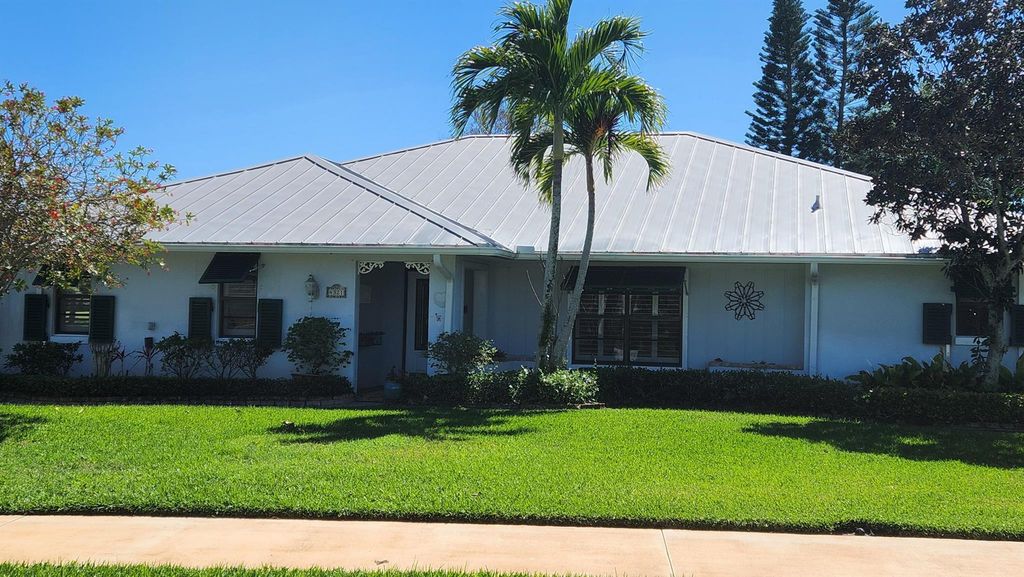 Photo of 4321 Gator Trace Drive, Fort Pierce, FL 34982 (MLS # R11065369)