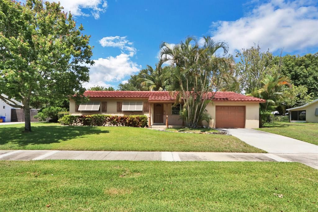 Photo of 625 Flotilla Lane, North Palm Beach, FL 33408 (MLS # R10719321)