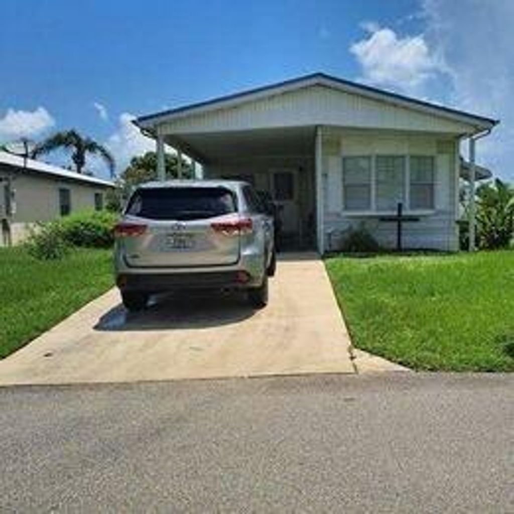 Photo of 118 Camino Del Rio, Port St Lucie, FL 34952 (MLS # R10876570)