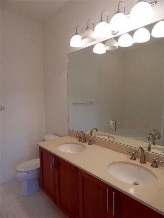 Village at Sailboat Bend - Residential Lease