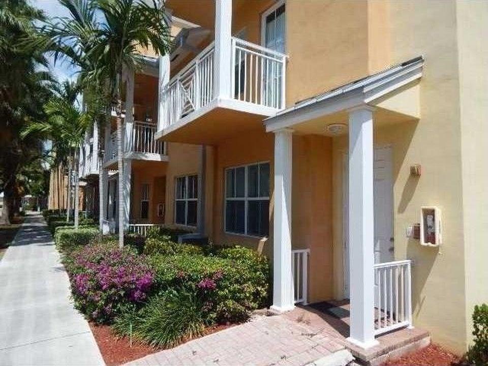 Village at Sailboat Bend - Residential Lease