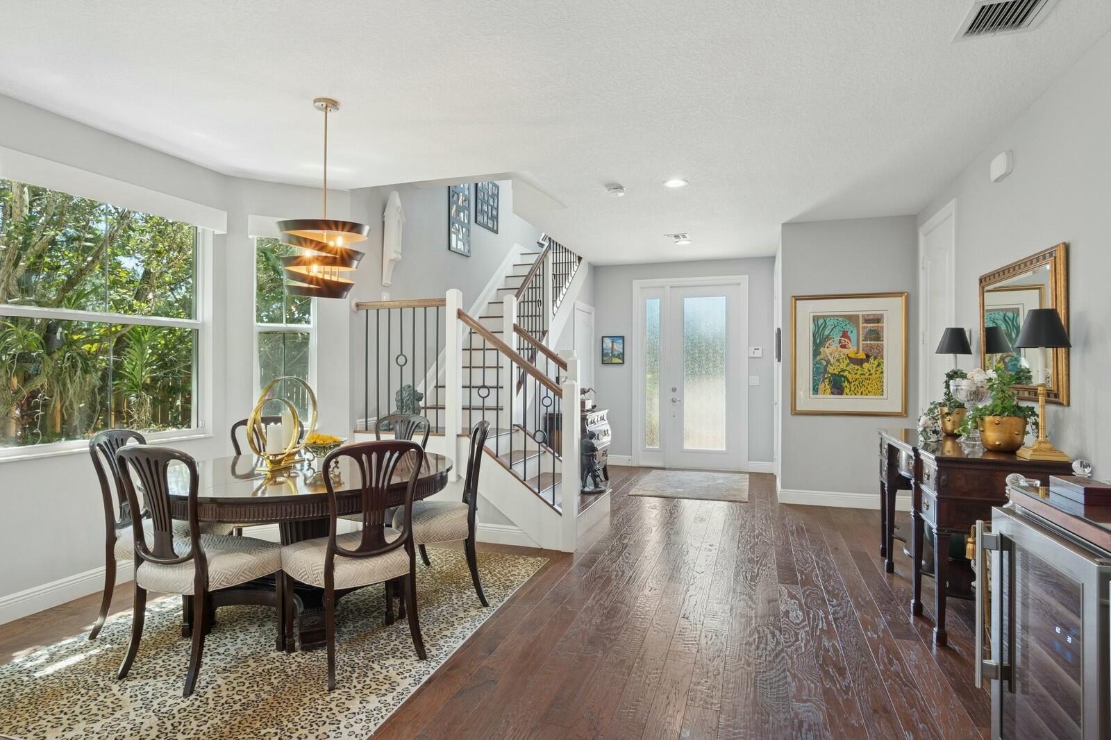 225 Diamante Way