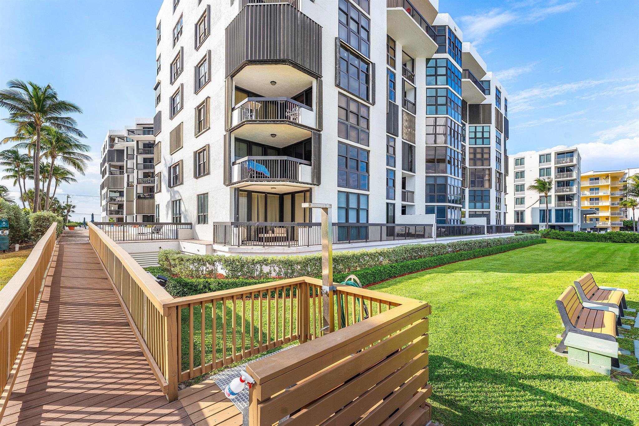 HILLSBORO OCEAN CLUB COND - Residential