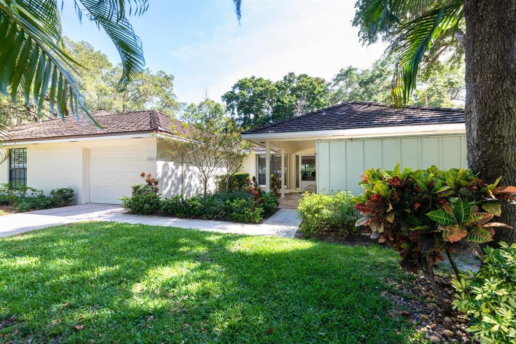 Photo of 11364 Twelve Oaks Way #68-D, North Palm Beach, FL 33408 (MLS # R10797093)